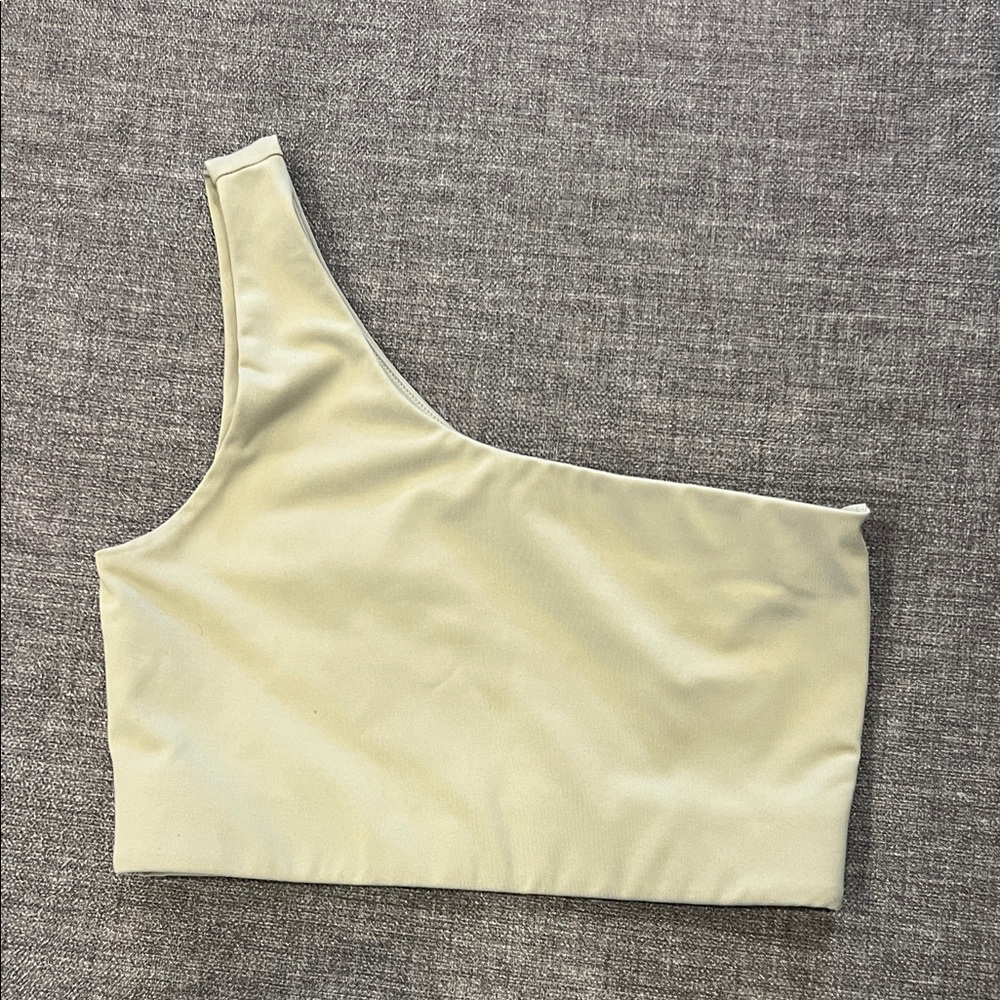 Girlfriend Collective Bianca One Shoulder Sports Bra in Matcha